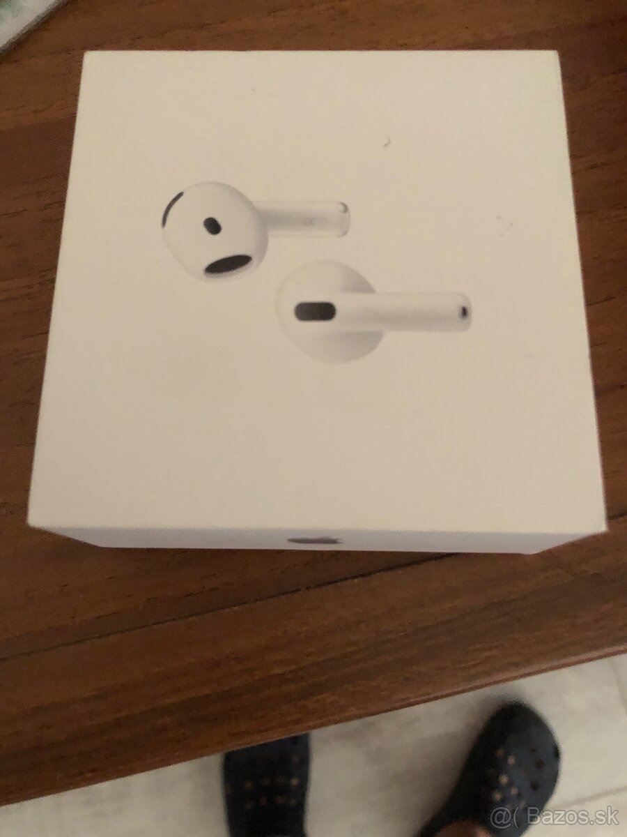 Apple AirPods 4