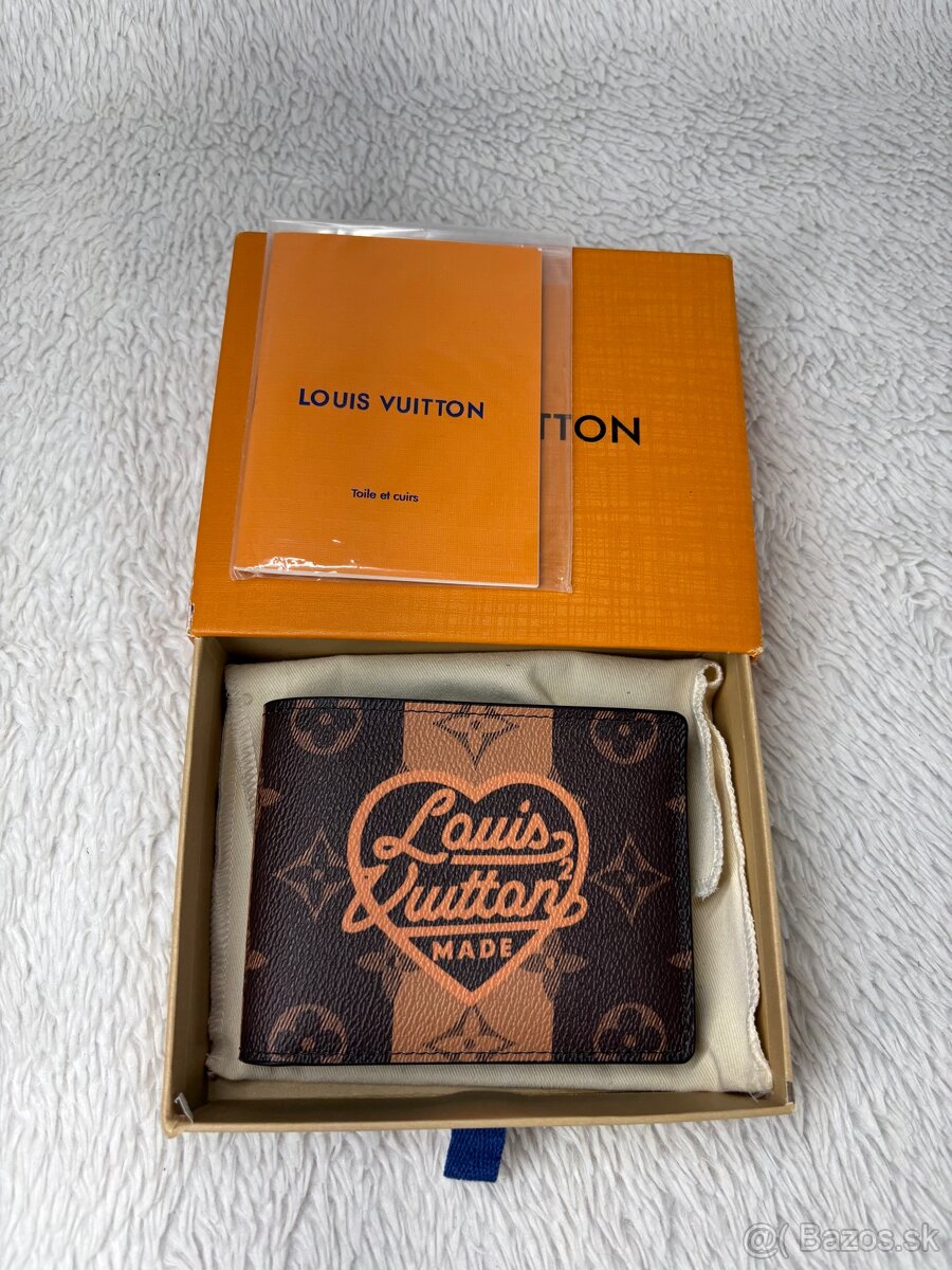 LOUIS VUITTON X NIGO Love Wallet