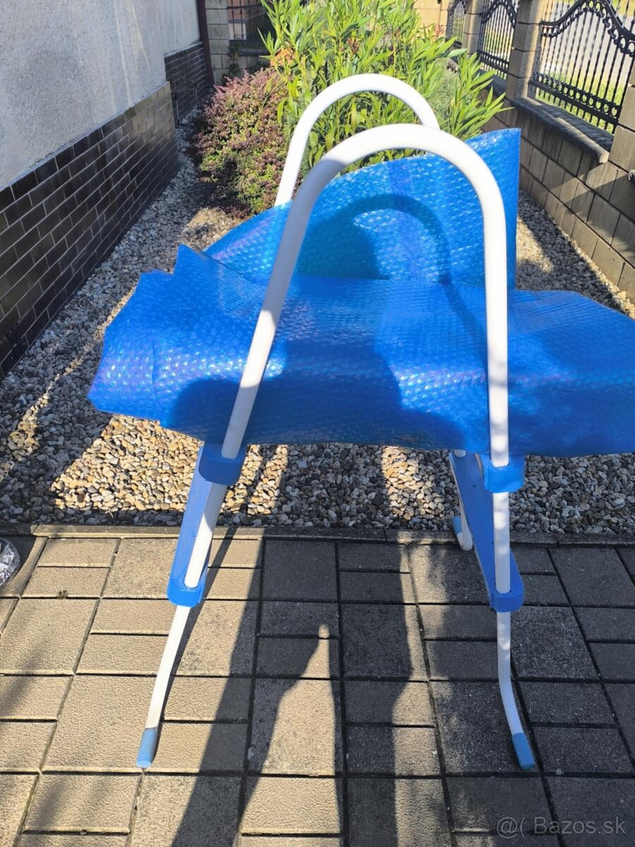 Schodíky bazéna
