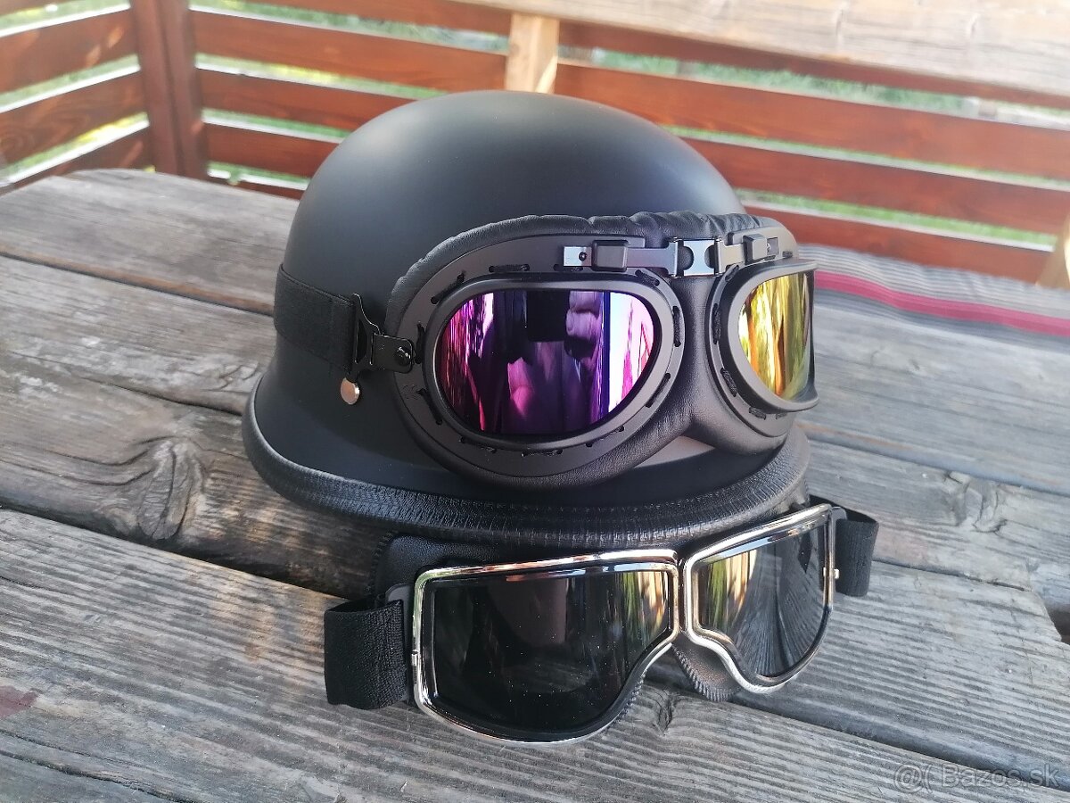 Predám moto helmu....