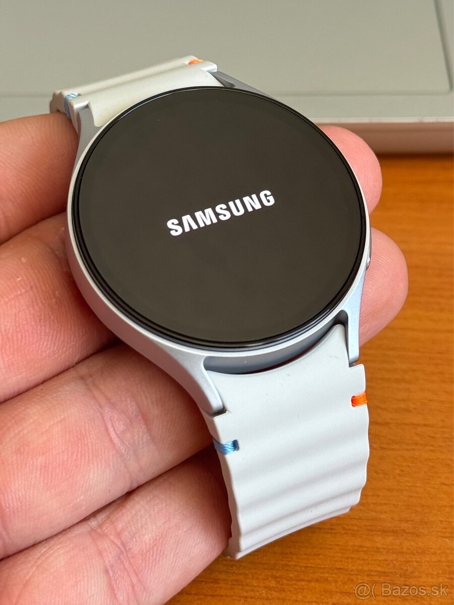 Samsung Galaxy Watch 7 44mm Silver - len odskúšané