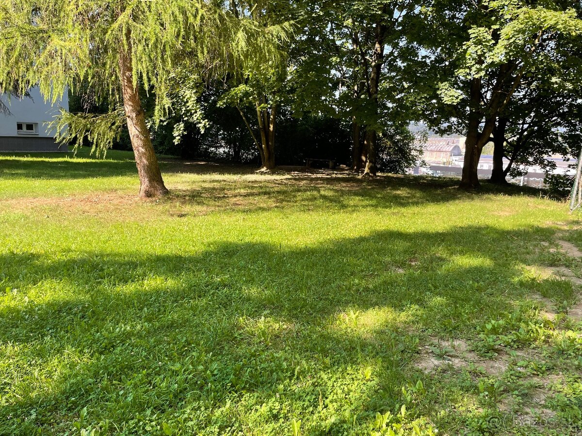 Predám pozemok v obci Bytčica