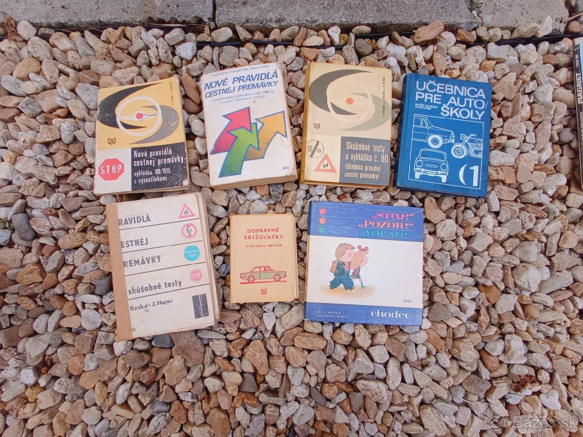 Staré knižky o pravidlách cestnej premávky