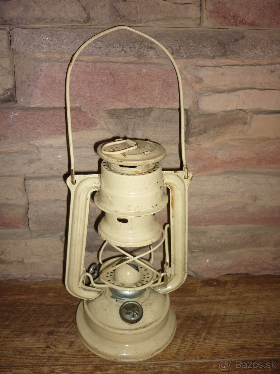 Petrolejová lampa