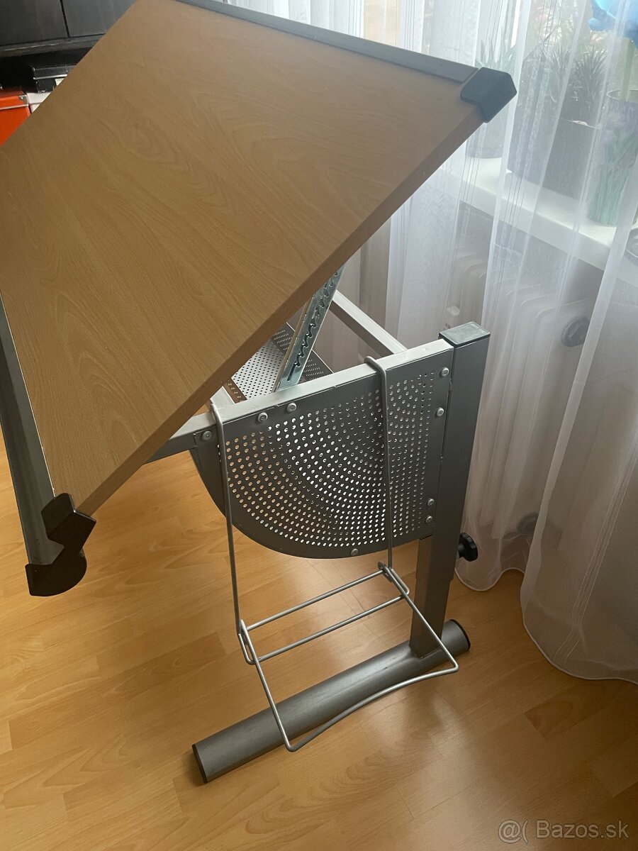 Predám písací stôl