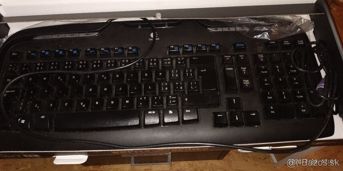 Klávesnica Logitech