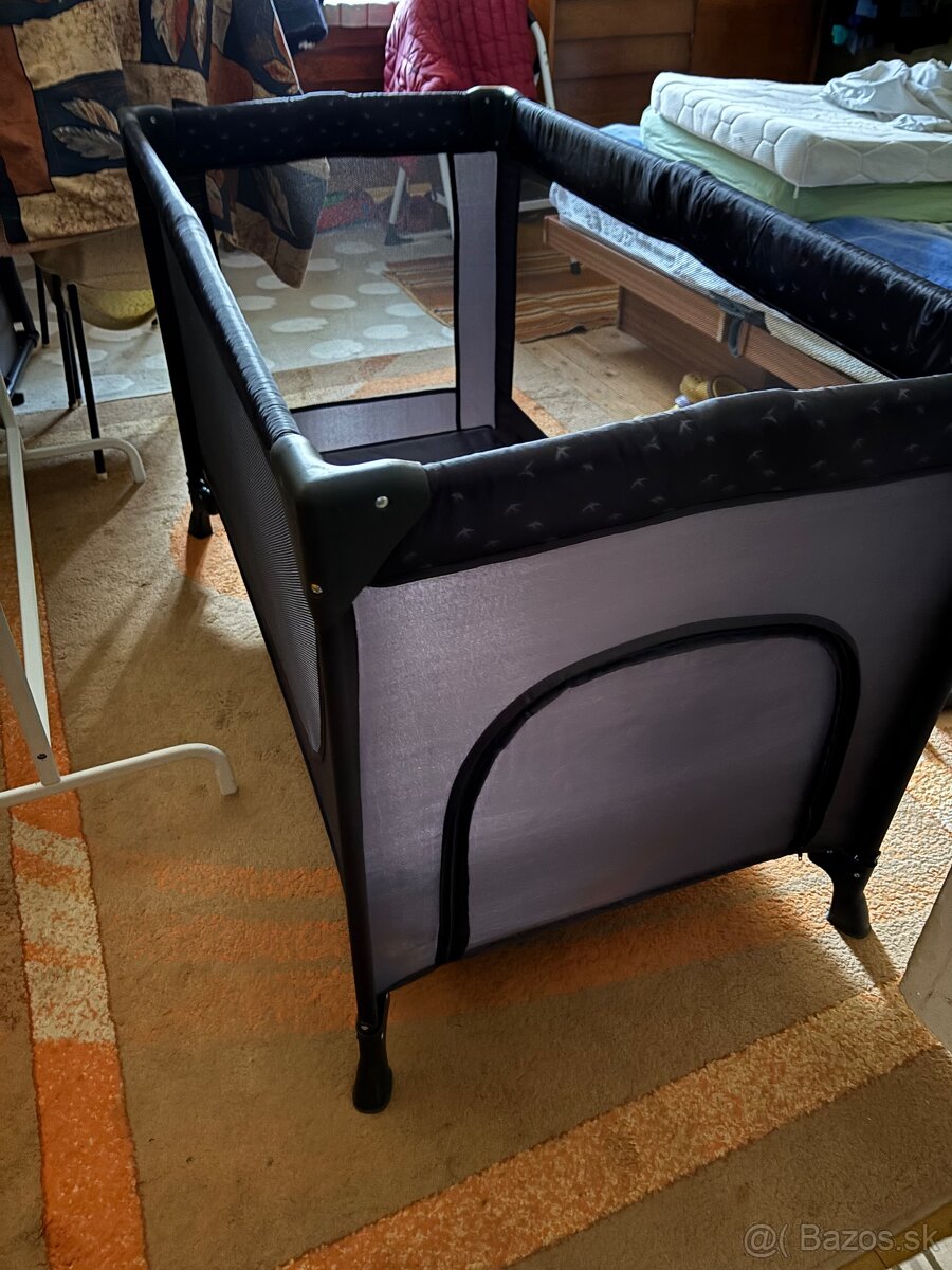 Cestovná postieľka