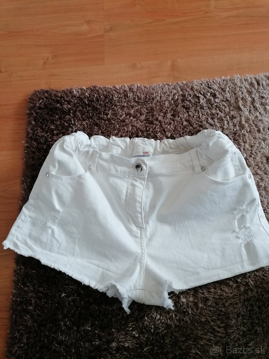 Krátke nohavice biele