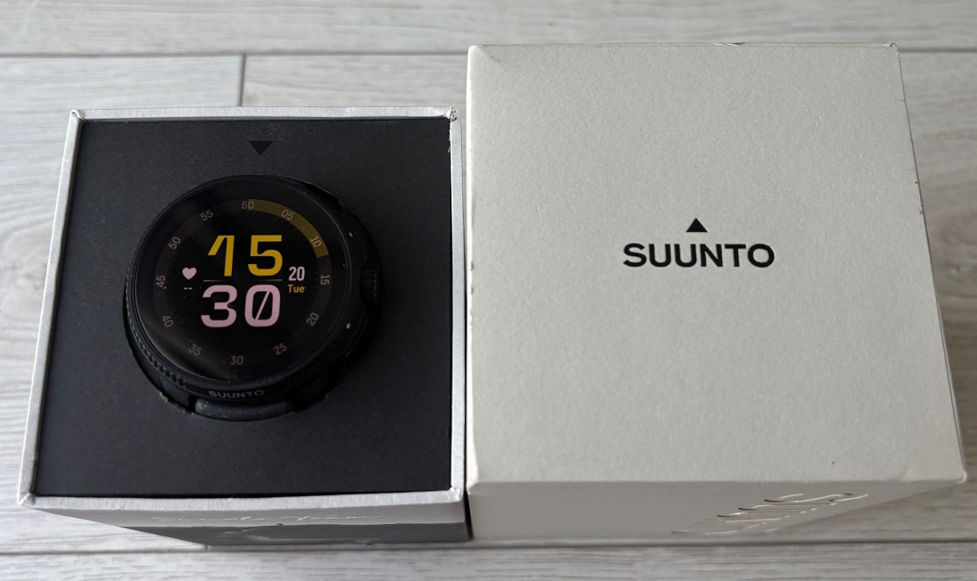 PREDAM - športové hodinky Suunto Race All Black