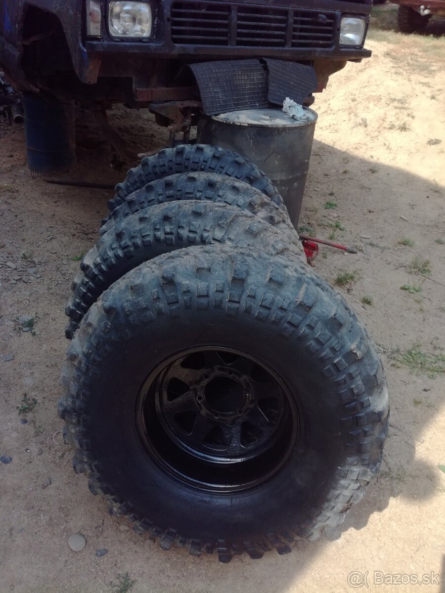 Nissan patrol 35x11,50R15