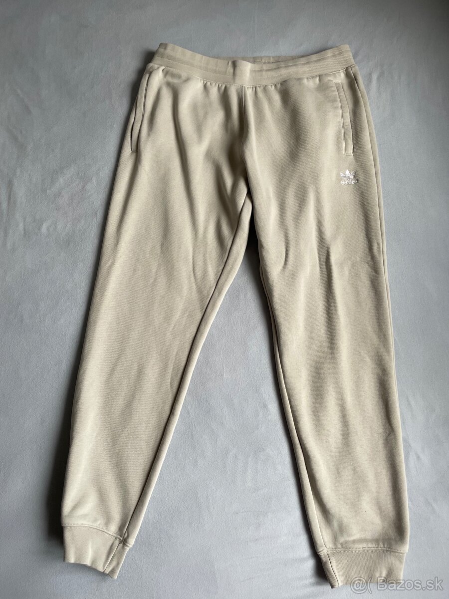 adidas teplaky bezova