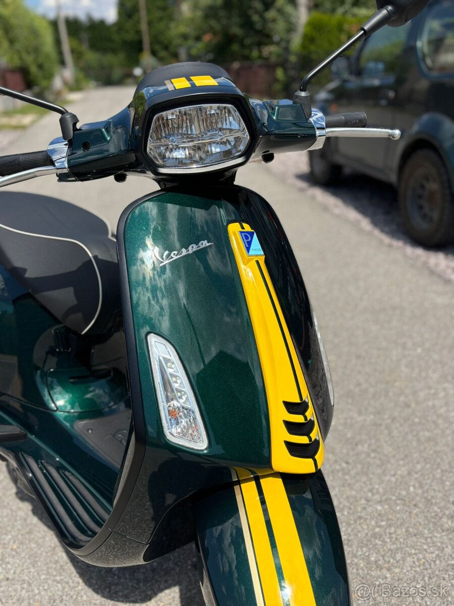 Vespa 125 Racing sixties ABS + 2 x Orig Prilba