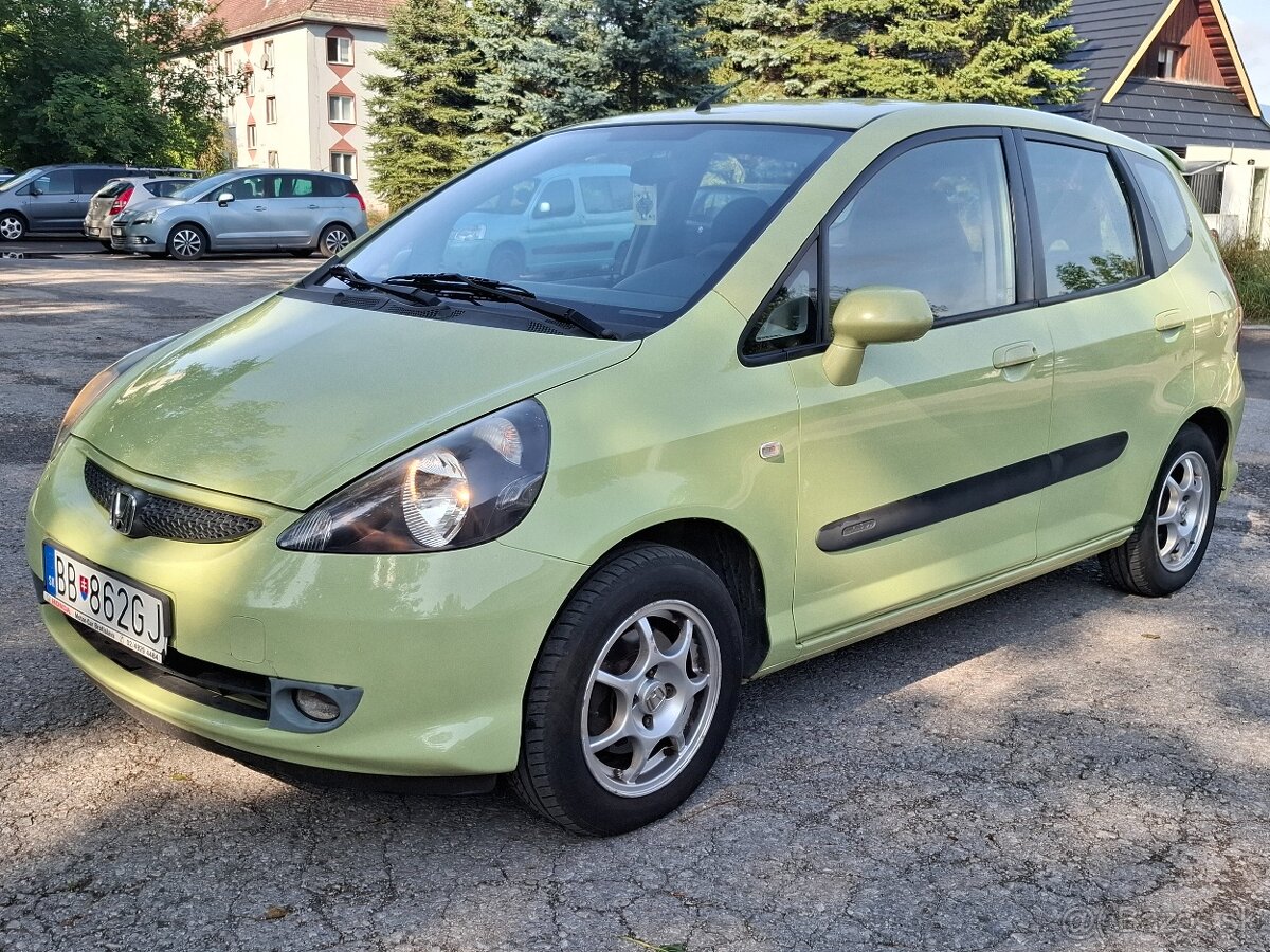 Honda Jazz 1.2i-dsi benzin klíma servo