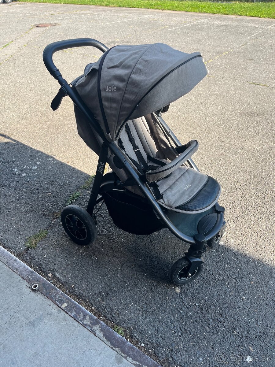 Športovy golfovy kocik Joie