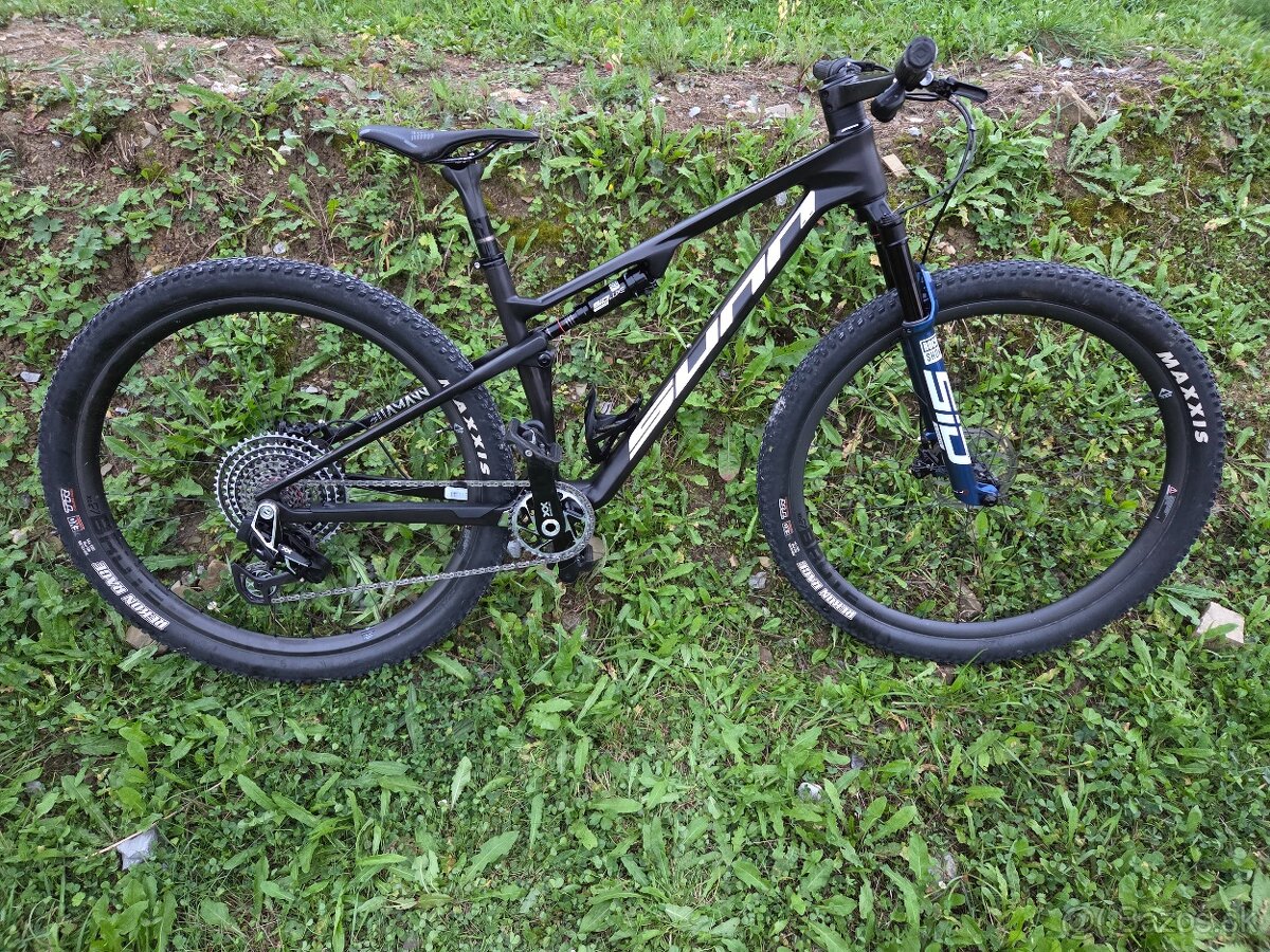 Horsky bicykel carbon celoodpruzeny ram M pneu 29