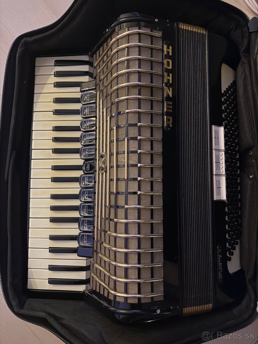 Akordeón HOHNER ATLANTIC IV