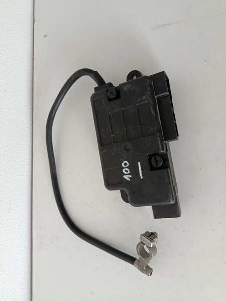 RJ poistkova skrinka passat CC 3c0937548 100€