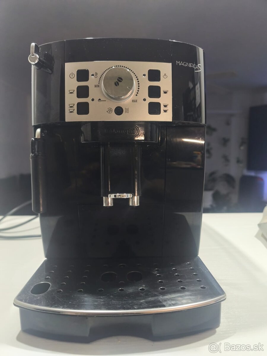 Kávovar delonghi