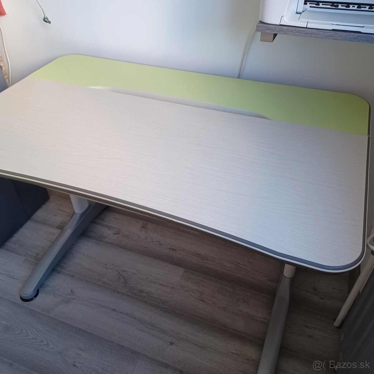 Rastúci pracovný stôl 120 cm š/75 hl