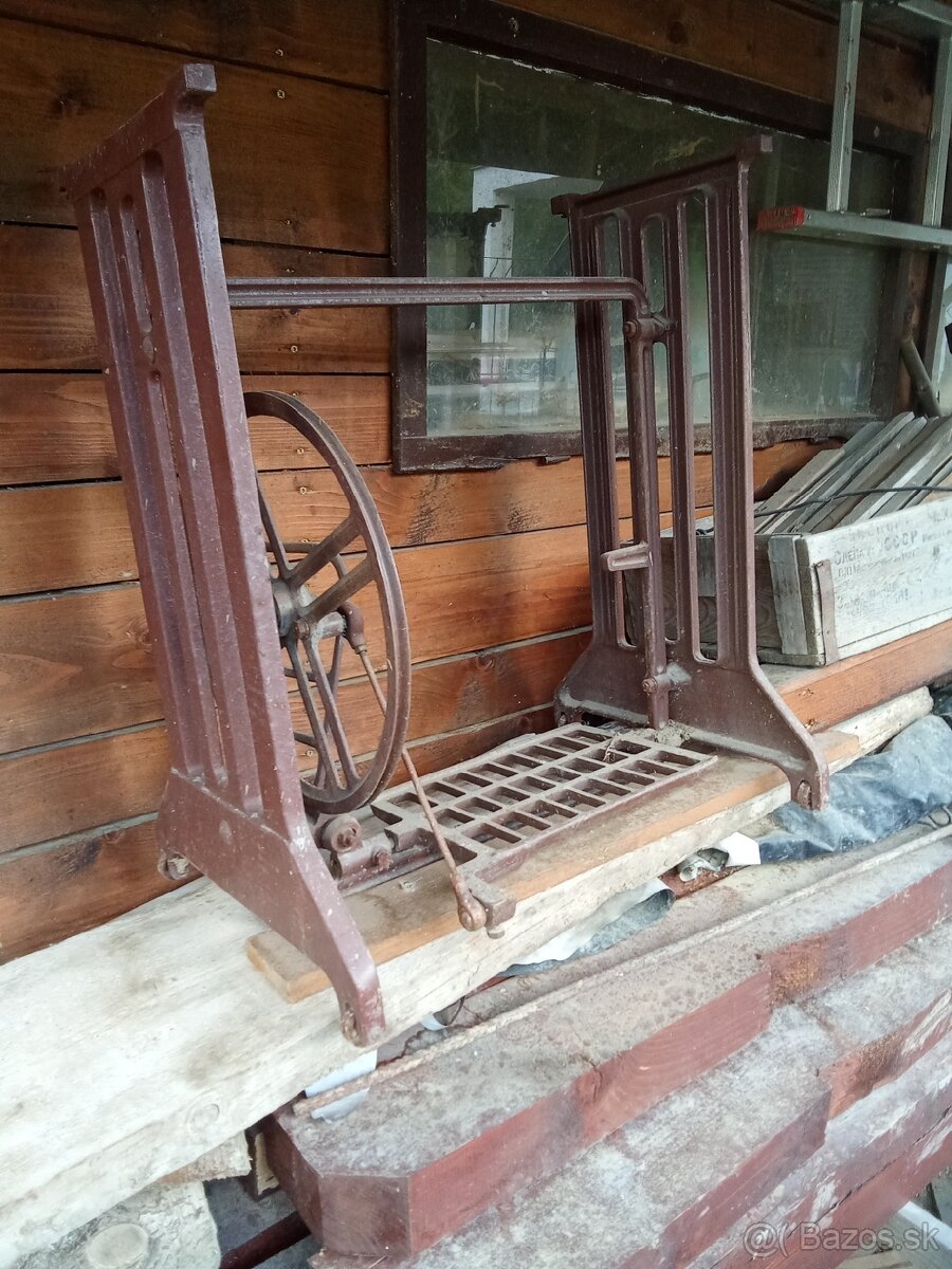 Predám rôzne starožitnosti