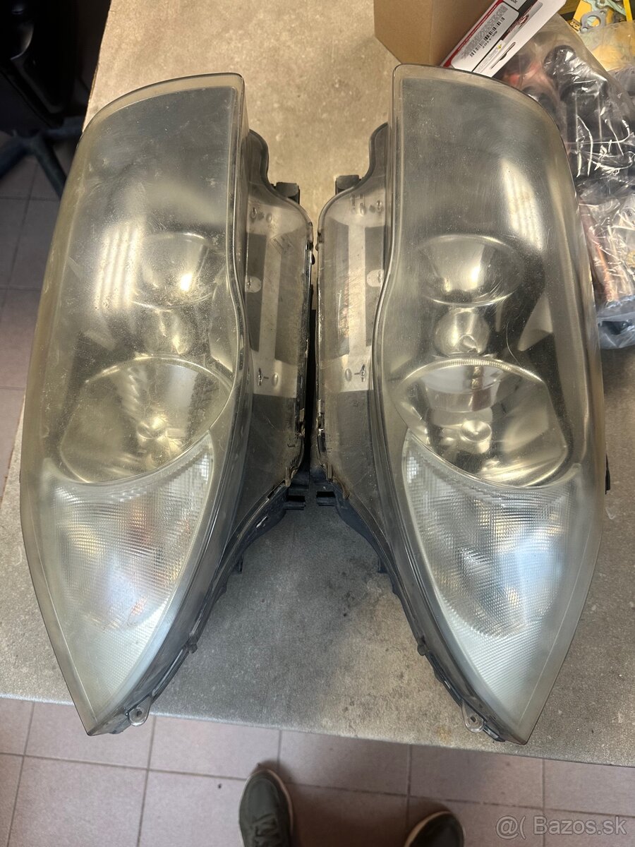 BMW E87 Predne svetla
