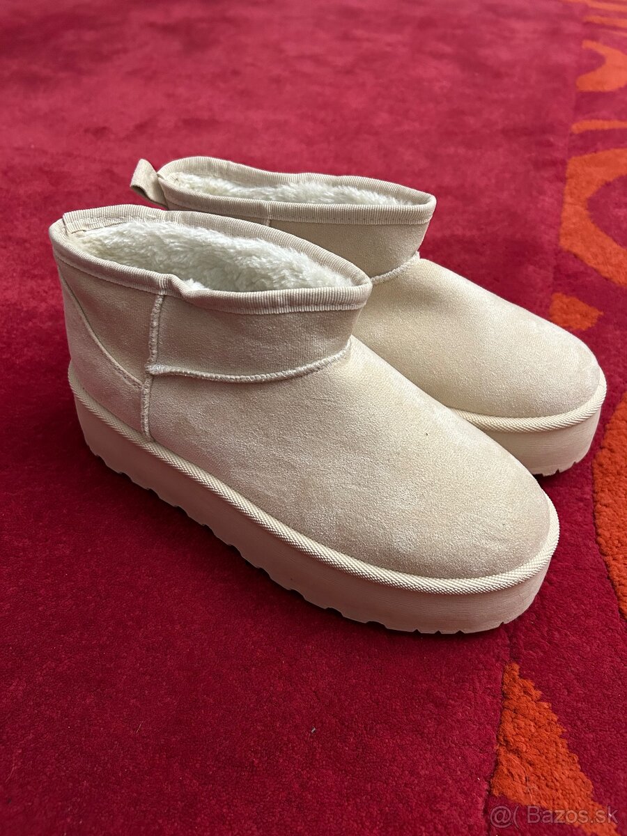 Topanky UGG velkost 40 nové
