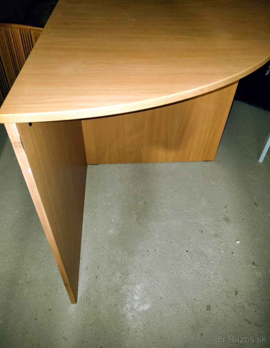 Predám kancelársky stolík