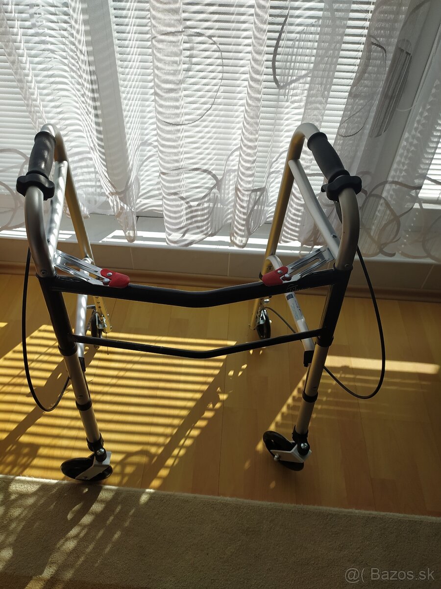 Chodítko pre seniorov