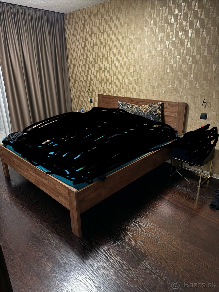 Dubova postel