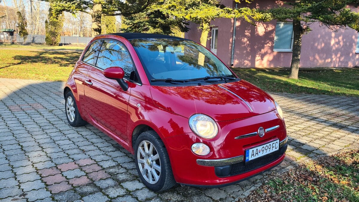 Fiat 500 cabrio , 1.4 benzín, koža , senzory