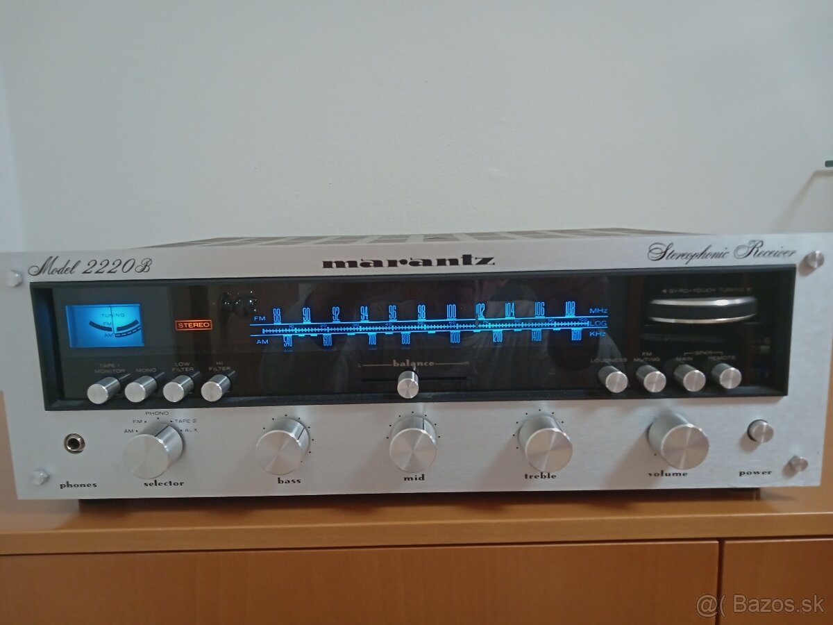 MARANTZ 2220 Receiver Top stav