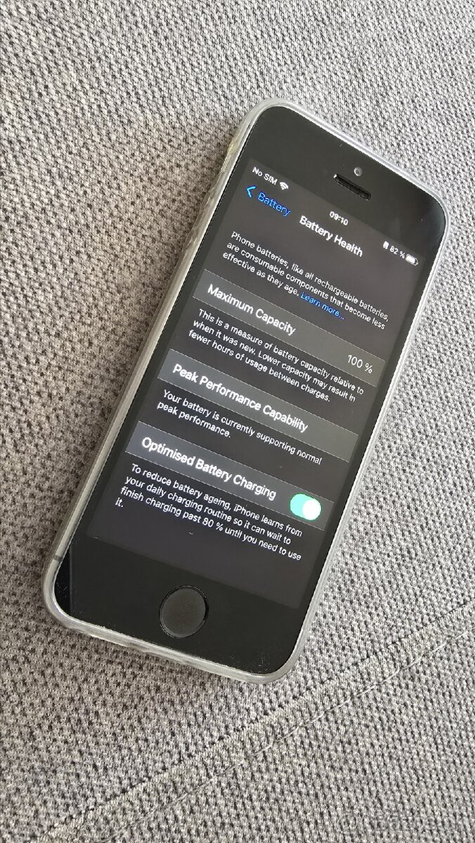 iPhone SE bateria 100%, krabica, kabel, puzdro, sklo