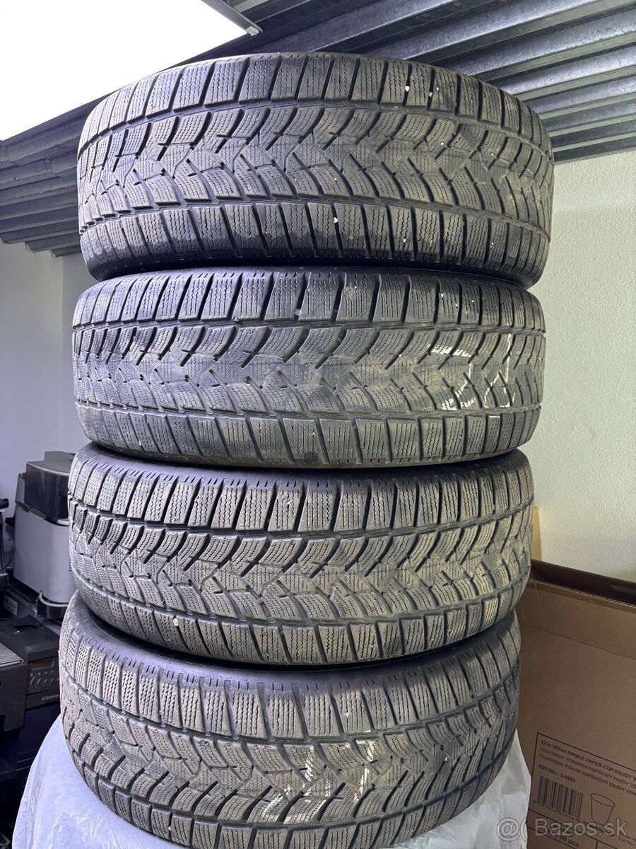 Letne a zimné pneu 235/60/18