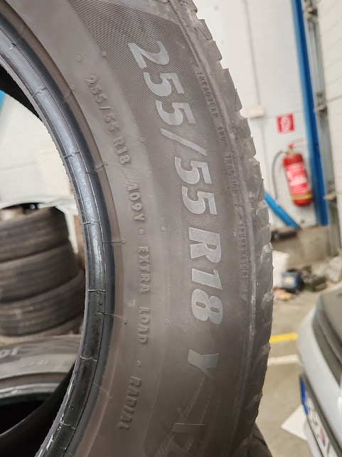 255/55R18