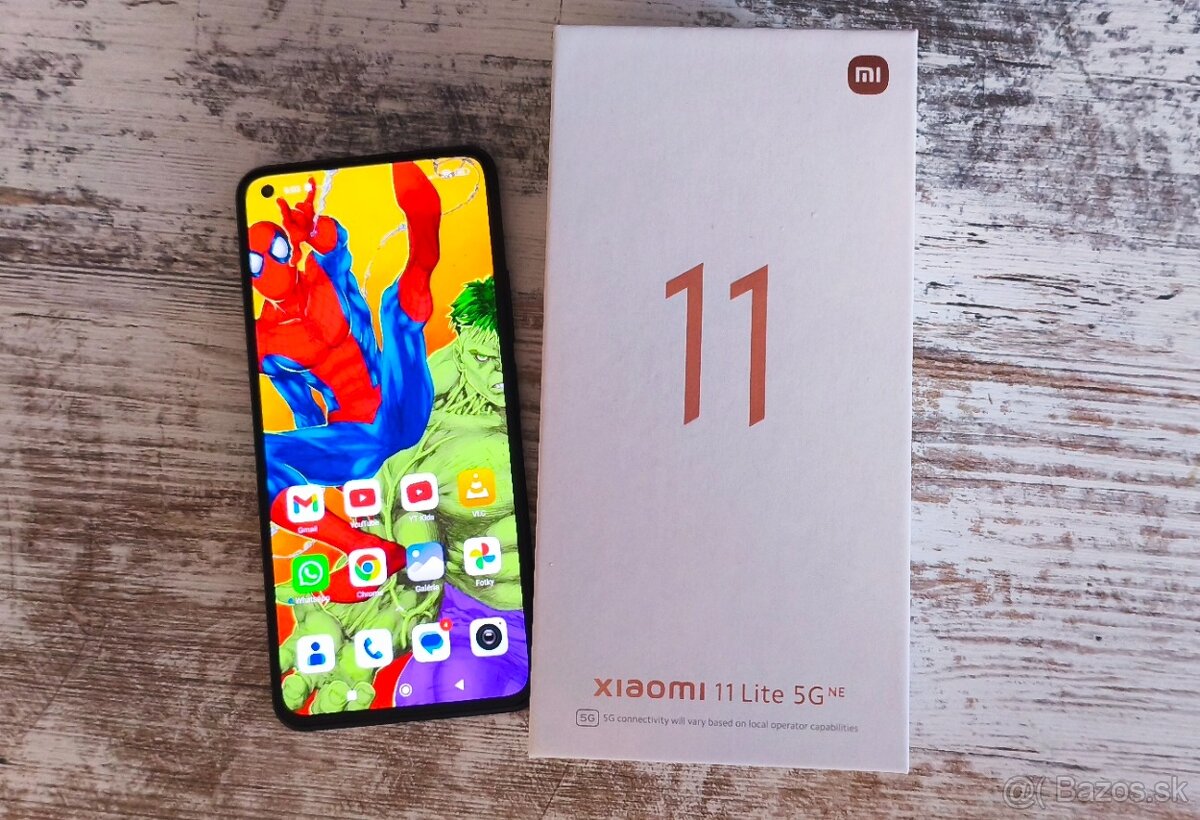 Xiaomi 11 Lite NE 5G; 6,55“ AMOLED; 128GB; Android 14