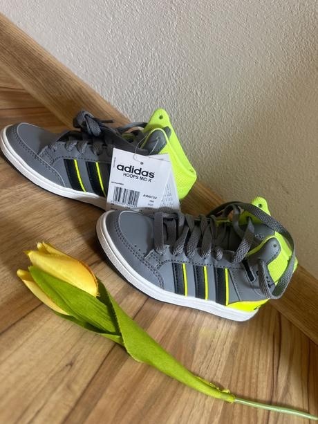 Adidas kožené botasy 28 nové