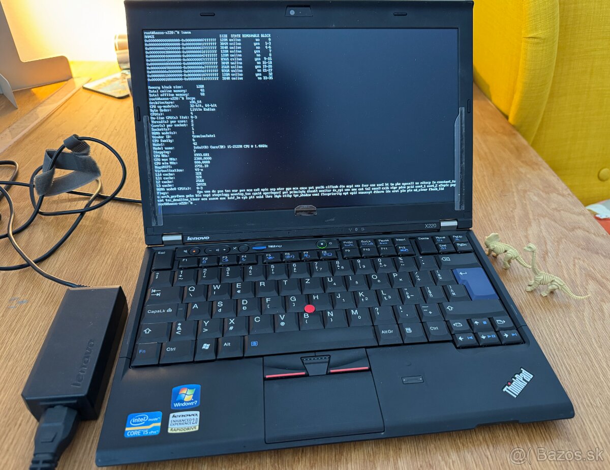Lenovo Thinkpad X220 (bez baterie, poskodeny displej)