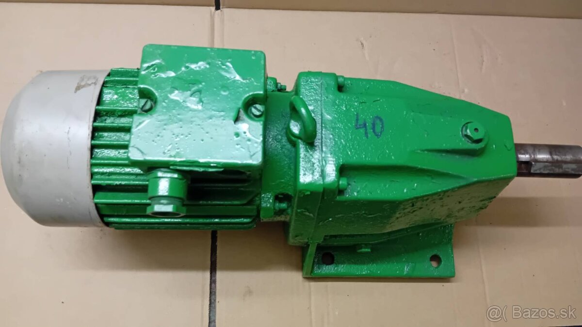 Elektrický motor a prevodovka