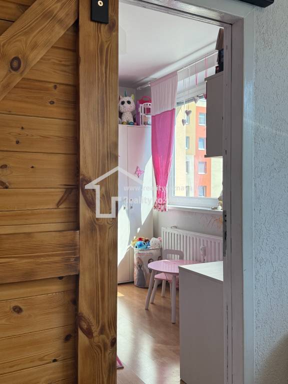 3 izbový kompletne zrekonštruovaný byt s balkónom