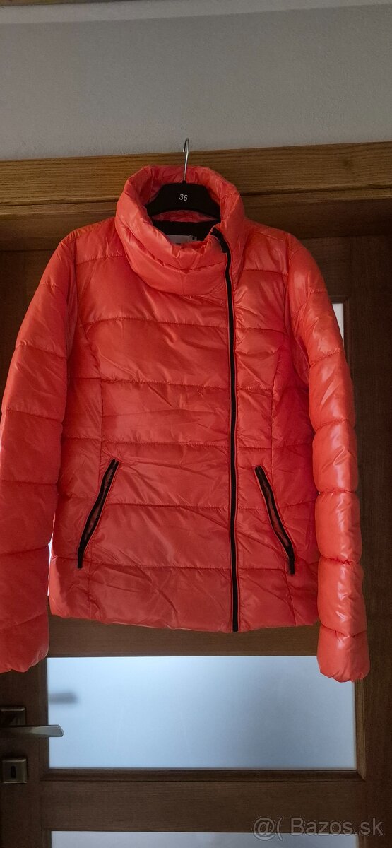 NOVá bunda Reserved 34/36