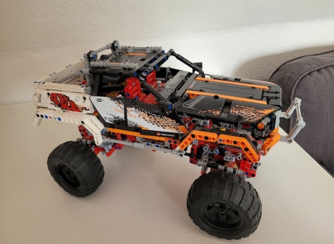 Lego technic 9398 4x4 offroader
