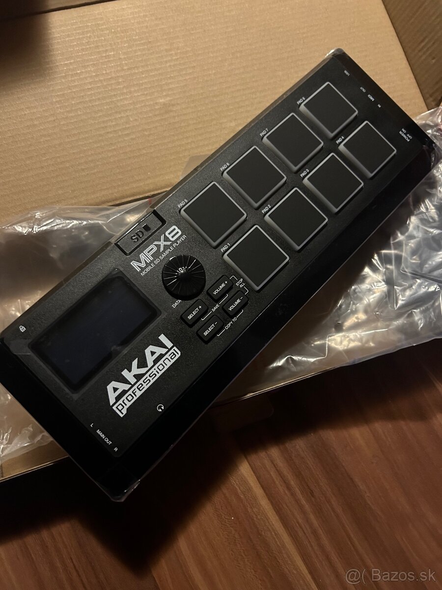 Predám sampler AKAI MPX8