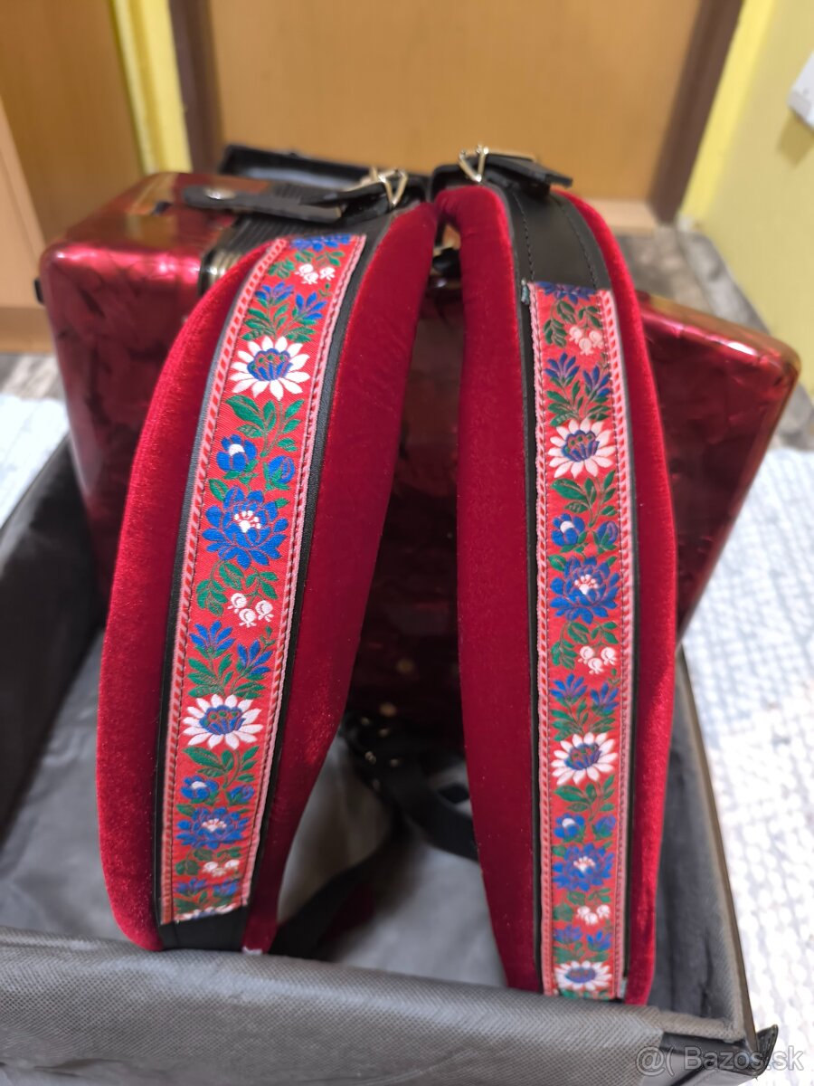 Akordeón hohner student