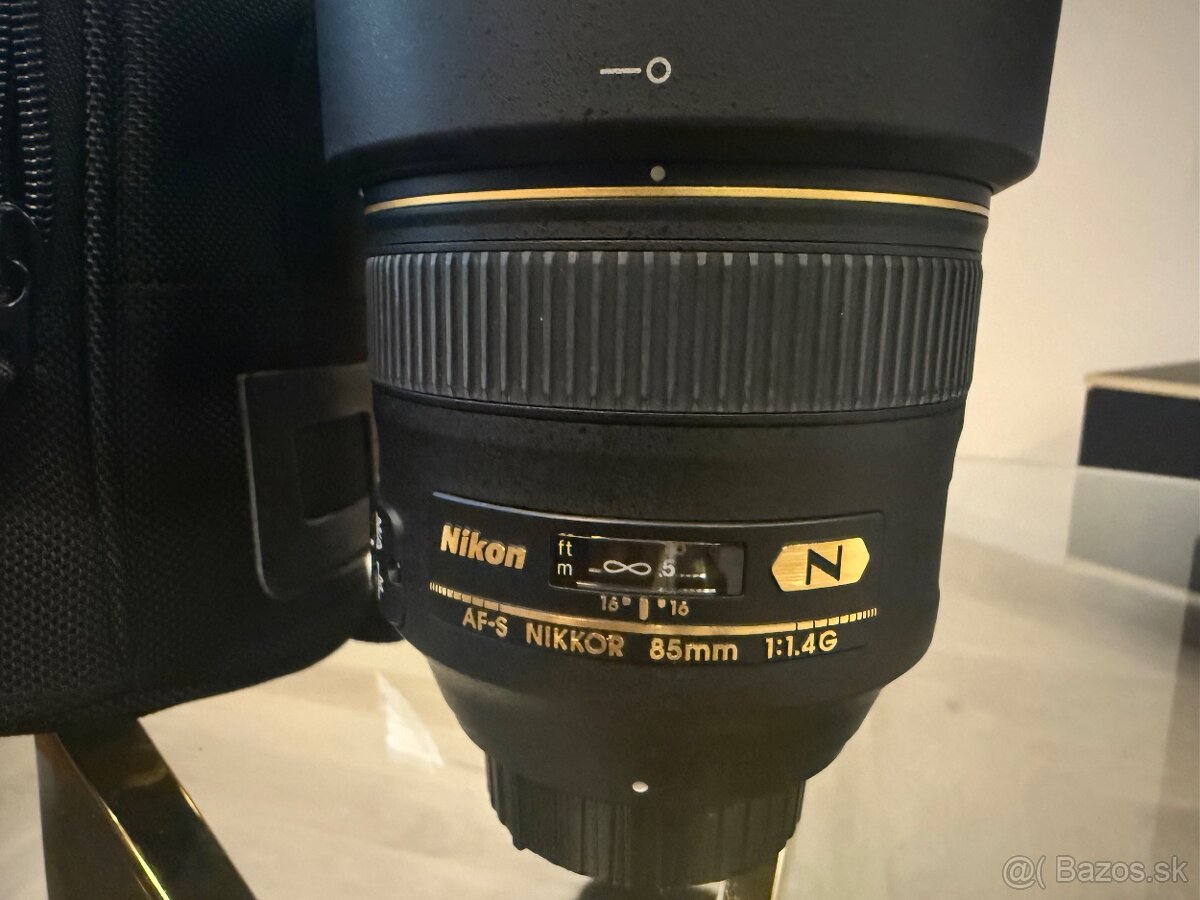 Predám objektív Nikon