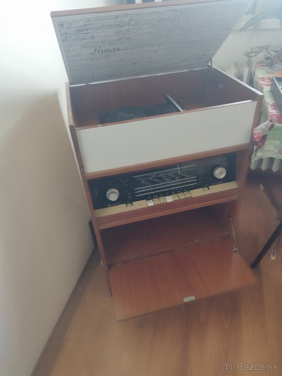 Predám staré gramoradio ZNÍŽENÁ CENA