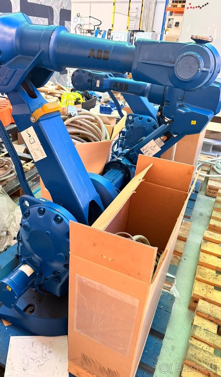 Robot ABB IRB 2400 (8813)