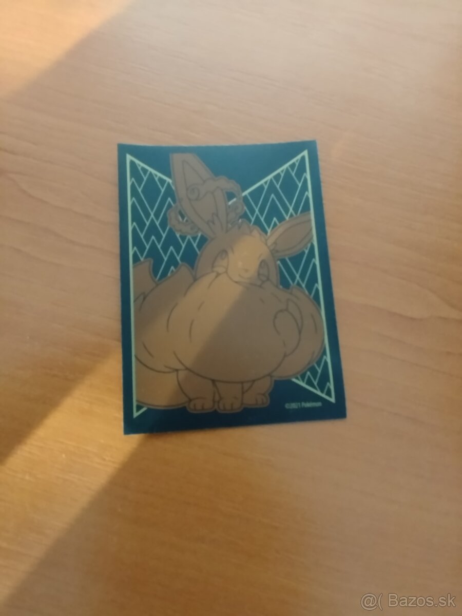 Pokémon album s 147 kartami + 61 obálkou na karti