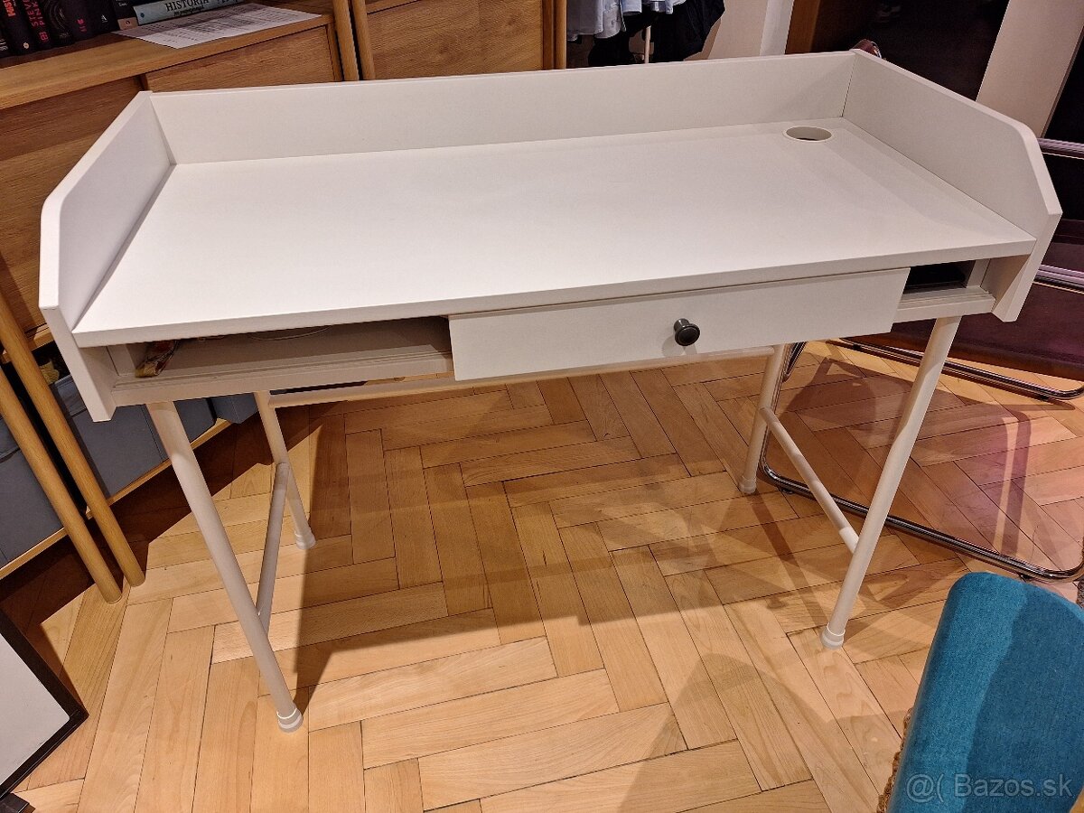 Písací stôl Hauga Ikea