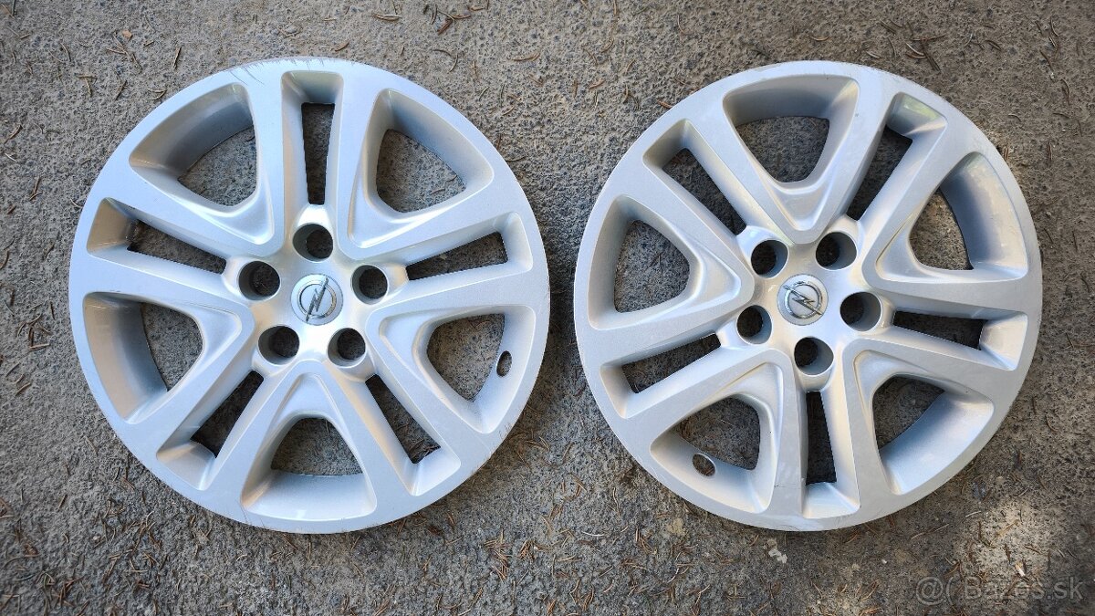 Originálne OPEL puklice, vidno šróby, 16"