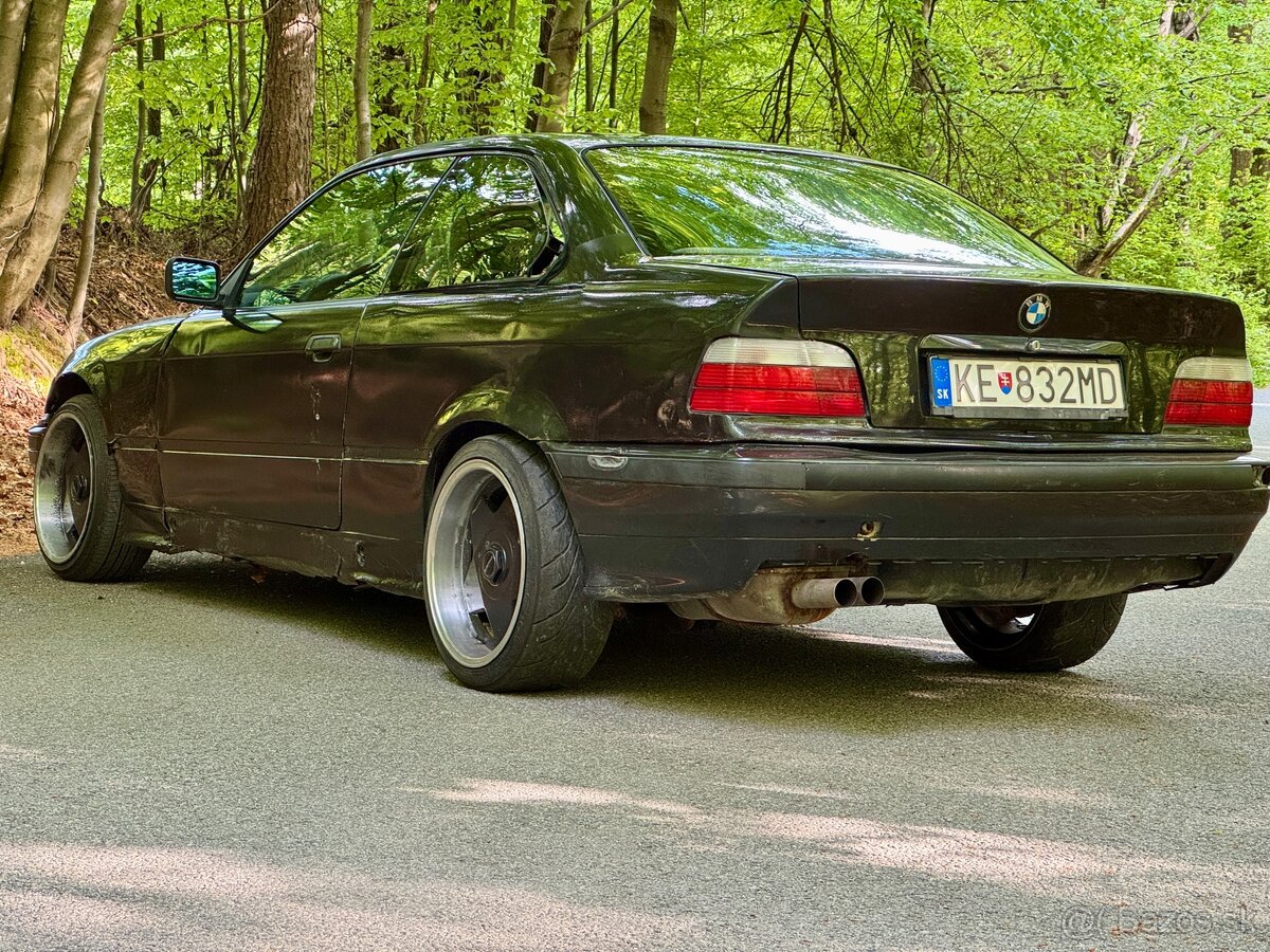 BMW e36 320i coupe